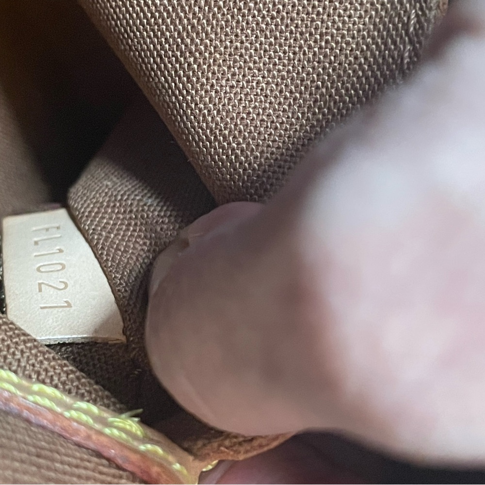 Louis Vuitton Alma Monogram - Picture 7 of 16